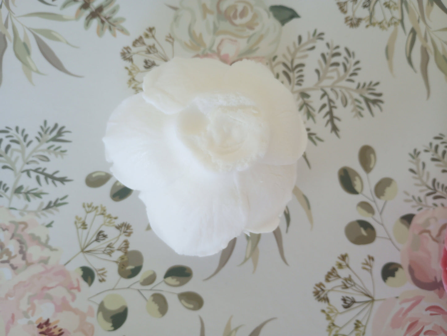 White Rose Soap Flower Box: Floral Scented Cocoa Butter Soaps